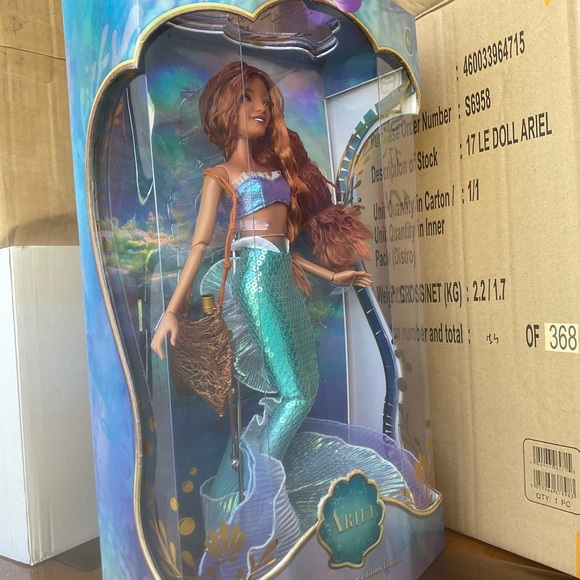 DISNEY LIMITED ARIEL LIVE ACTION MOVIE 2023 DOLL 17 IN H .. - Picture 6 of 7